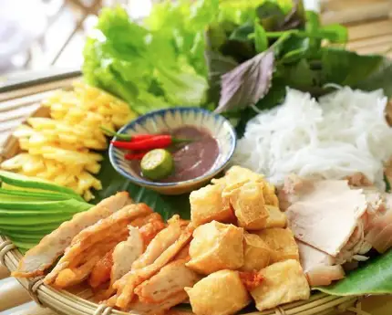 Hình ảnh Bún đậu chả cốm giò+ trà tắc 