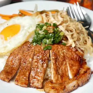 Cơm bì chả trứng - 43.000 ₫ tại Hủ Tiếu & Bò Kho - Nguyễn Duy