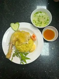 Cơm đùi luộc 1/4 Nha Trang - 98.000 ₫ tại Cơm Gà Nha Trang 79 - Đường Số 51