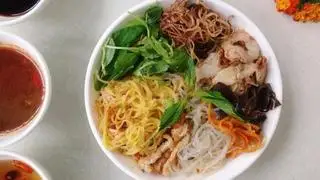Hình ảnh Bún trộn thập cẩm