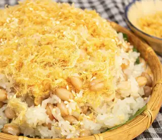 Xôi chả chà bông - 40.000 ₫ tại Tiệm Bánh Mì & Xôi Út Minh - Huỳnh Tấn Phát