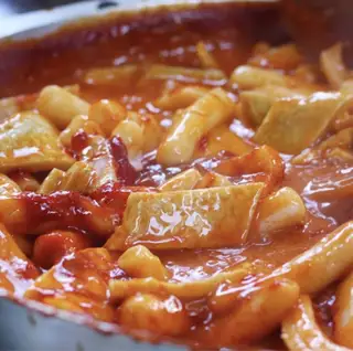 Hình ảnh Tokbokki sốt chả cá Hàn