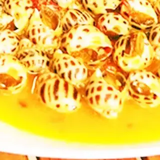 Ốc hương xào bơ cay 500gr - 220.000 ₫ tại Ốc Diễm - Nguyễn Thiện Thuật