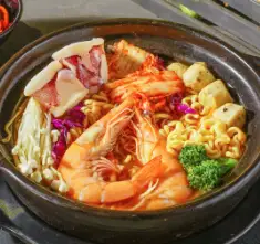 Mì kim chi hải sản - 73.000 ₫ tại Mỳ Cay Na Ga - Cây Trâm