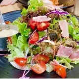 Hình ảnh Salad rau vườn - thịt hun khói
