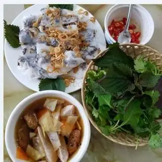Hình ảnh Bánh cuốn chả quế lẫn nướng