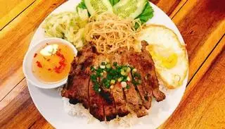Cơm sườn trứng ốp la - 50.000 ₫ tại Bún Thịt Nướng & Cơm Tấm Kkfood - Cao Thắng