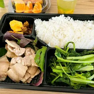 Hình ảnh Cơm thịt ba chỉ luộc