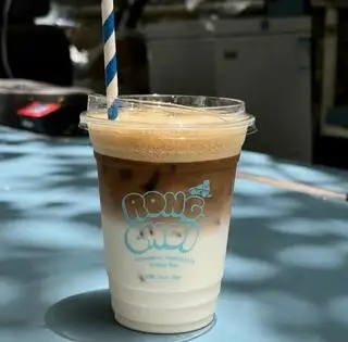 Cà phê sữa hạnh nhân - black coffee x fresh milk x condensed milk - 55.000 ₫ tại RongChoi Coffee Van - Phạm Ngọc Thạch