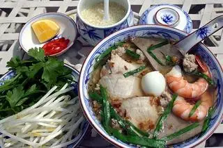 Hủ tiếu thập cẩm - 52.000 ₫ tại Hủ Tiếu Mì 1975 - Phạm Thế Hiển