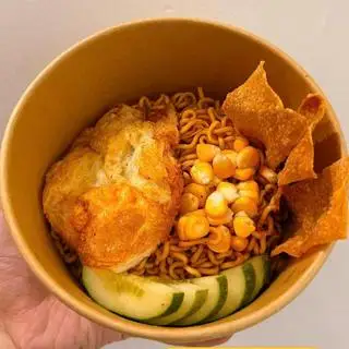 Hình ảnh Mì trộn trứng, hoành thánh lá