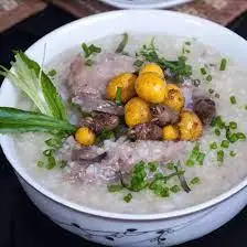 Cháo gà xé - trứng non kèm rau - 50.000 ₫ tại Gà Ta Tam Kỳ - Cơm Gà & Cháo Gà - Huỳnh Đình Hai
