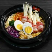 Mì kim chi bò mỹ cuộn nấm - 80.000 ₫ tại Mì Cay Seoul - Âu Cơ 