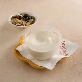 Traditional yogurt mix - 38.000 ₫ tại Daebak Coffee & Bakery - Khu Đô Thị Phú Mỹ Hưng
