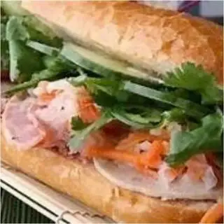 Bánh mì thịt chả - 35.000 ₫ tại Bánh Mì, Xôi Mặn & Heo Quay Chú Béo - Cách Mạng Tháng 8