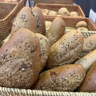 Hình ảnh Bánh mì óc chó