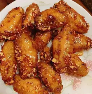 Hình ảnh Cánh giữa gà chiên mắm