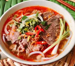 Bún bò tái nạm - 65.000 ₫ tại Bún Bò Cô Bi - Trường Chinh