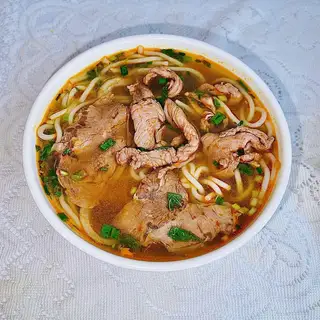 Hình ảnh Bún bò tái nạm