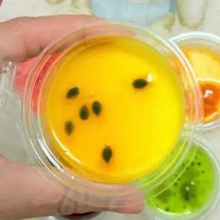 Panna cotta chanh dây - 13.000 ₫ tại Ăn Vặt & Mì Trộn - Nhà Bà Naa - Lê Đại Hành