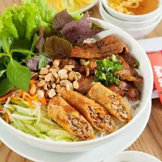 Bún thịt nướng thập cẩm - 59.000 ₫ tại Bún Thịt Nướng Cô Lan - Nguyễn Tri Phương