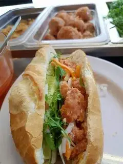 Bánh mì xíu mại - Meatball - 35.000 ₫ tại Bánh Mì 24 - Trần Nhân Tôn