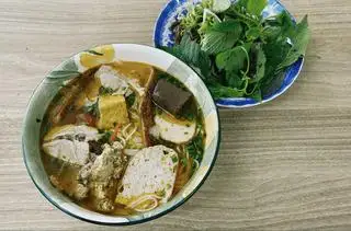 Bún riêu cua - 45.000 ₫ tại THE LABC - Bún Riêu Cua Đồng, Bún Xì Dầu & Phá Lấu Bò - Nguyễn Văn Công