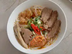 Hình ảnh Bún bò gân nạm chả
