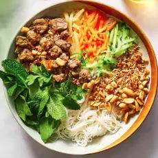 Bún thịt nướng than hoa đầy đủ - 59.000 ₫ tại Bếp Nhà Ỉn - Lý Tự Trọng