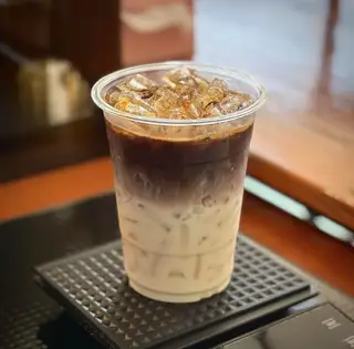 Sữa tươi cà phê - 35.000 ₫ tại Mì Trộn Indo, Matcha Latte & Phê Chạy - Hồ Thị Kỷ