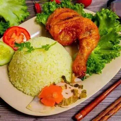 Cơm Gà Xối Mỡ Quỳnh Anh - Nguyễn Nhữ Lãm - Cơm/Cơm tấm gần bạn