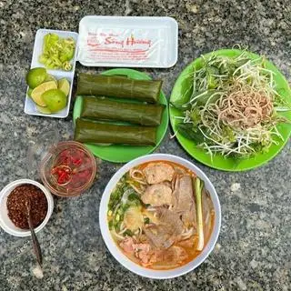 Bún bò đầy đủ không giò - 57.000 ₫ tại Bún Bò Huế Sông Hương - 873 Hoàng Sa