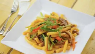 Nui xào bò - 45.000 ₫ tại Quán Ăn Ngọc Châu - Bún Thái & Bún Mắm - Ông Ích Khiêm