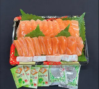 Set sashimi 300g cá hồi tươi Nauy phần bụng - thăn lưng dành cho 2 người - 399.000 ₫ tại Sashimi Quận 2 - Online Foods - 129A Trần Não