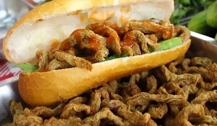 Bánh mì chả cá - 29.000 ₫ tại Bánh Mì Hà Nội Thành Dung - Trường Sơn