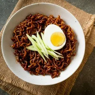 Mì tương đen - 80.000 ₫ tại Iceman Hoà Ký - Trà Sữa, Sủi Cảo Hẹ & Mì Tương Đen - Trần Hưng Đạo