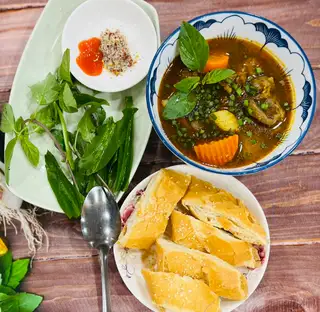 Bánh mì bò kho - 54.000 ₫ tại Bò Kho Quy Nhơn - Đường Số 8