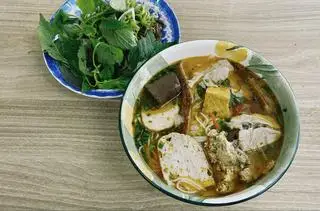 Bún riêu cua đặc biệt - 55.000 ₫ tại THE LABC - Bún Riêu Cua Đồng, Bún Xì Dầu & Phá Lấu Bò - Nguyễn Văn Công