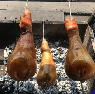 Hình ảnh Chân giò nửa cái