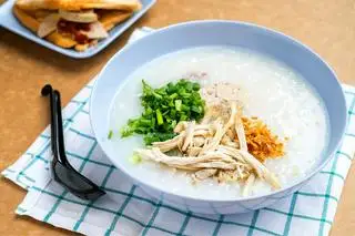 Cháo gà xé - không rau - 45.000 ₫ tại Gà Ta Tam Kỳ - Cơm Gà & Cháo Gà - Huỳnh Đình Hai