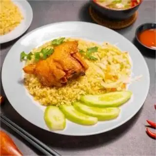 Deep fried chicken thigh rice - 60.000 ₫ tại Cơm Gà Xối Mỡ 68 - Trần Văn Đang