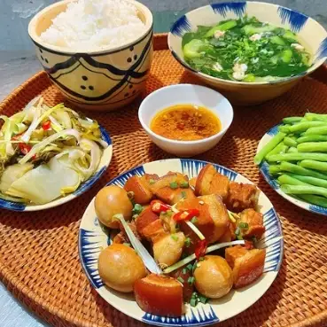 Cơm Bình Dân 368 - Nguyễn Kiệm - Cơm/Cơm tấm gần bạn