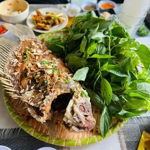 Hình ảnh Huỳnh Nghi - Cá Tai Tượng Chiên Xù & Cá Lóc Chiên Giòn Mắm Me - Nguyễn Xiển