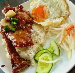 Hình ảnh Cơm đùi gà trứng