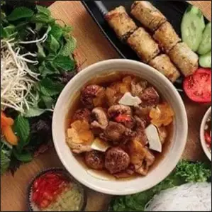 Hình ảnh Bún chả lẫn quạt tay