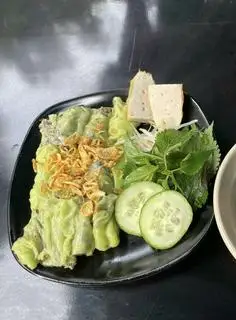 Bánh cuốn lá dứa chả lụa - 35.000 ₫ tại Quán Cối Đá - Bánh Cuốn Nóng & Bún Chả Hà Nội - Lê Thị Hồng