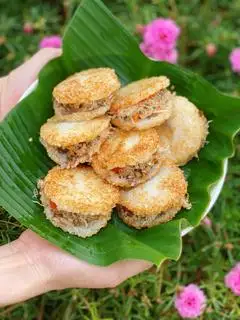 Xôi chiên thịt chà bông - 8.000 ₫ tại Thanh Xôi Chiên - Phùng Văn Cung