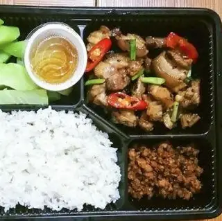 Hình ảnh Suất cơm 3 món mặn - 1 rau - 1 canh