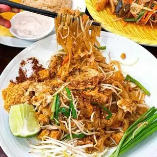 Pad Thái bò - 79.000 ₫ tại Bangkok Station - Món Ăn Thái Lan - Xô Viết Nghệ Tĩnh