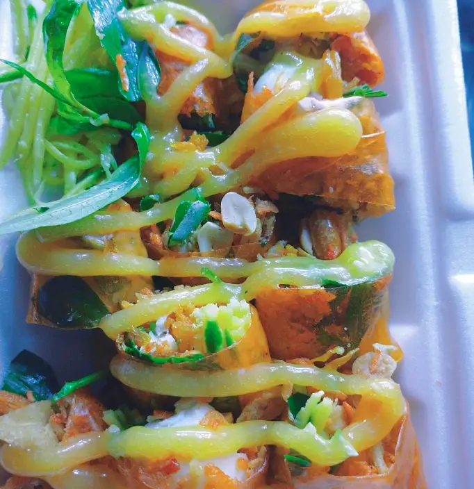 Bánh tráng cuốn - 30.000 ₫ tại Tảo - Tré Trộn & Bánh Tráng Trộn - Huỳnh Tấn Phát